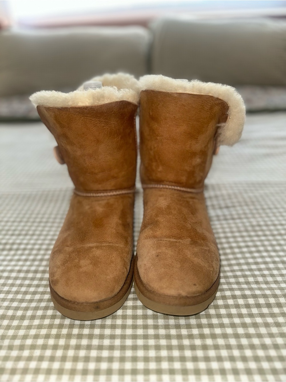 UGG Bailey Button